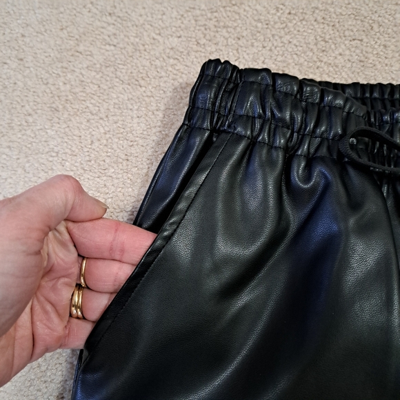 Laundry By Shelli Segal Black Faux Leather Pants - Picture 5 of 11